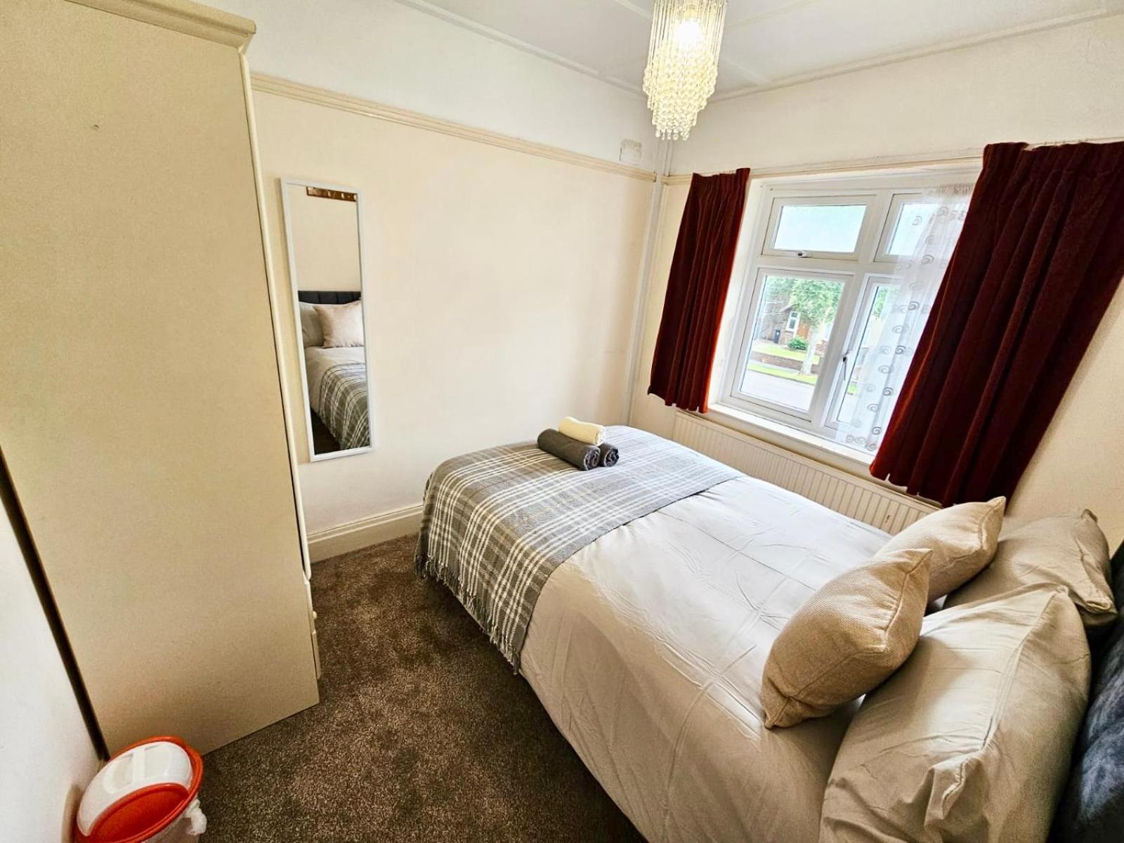 Small Double Room Near Southmead Bristol Exterior foto
